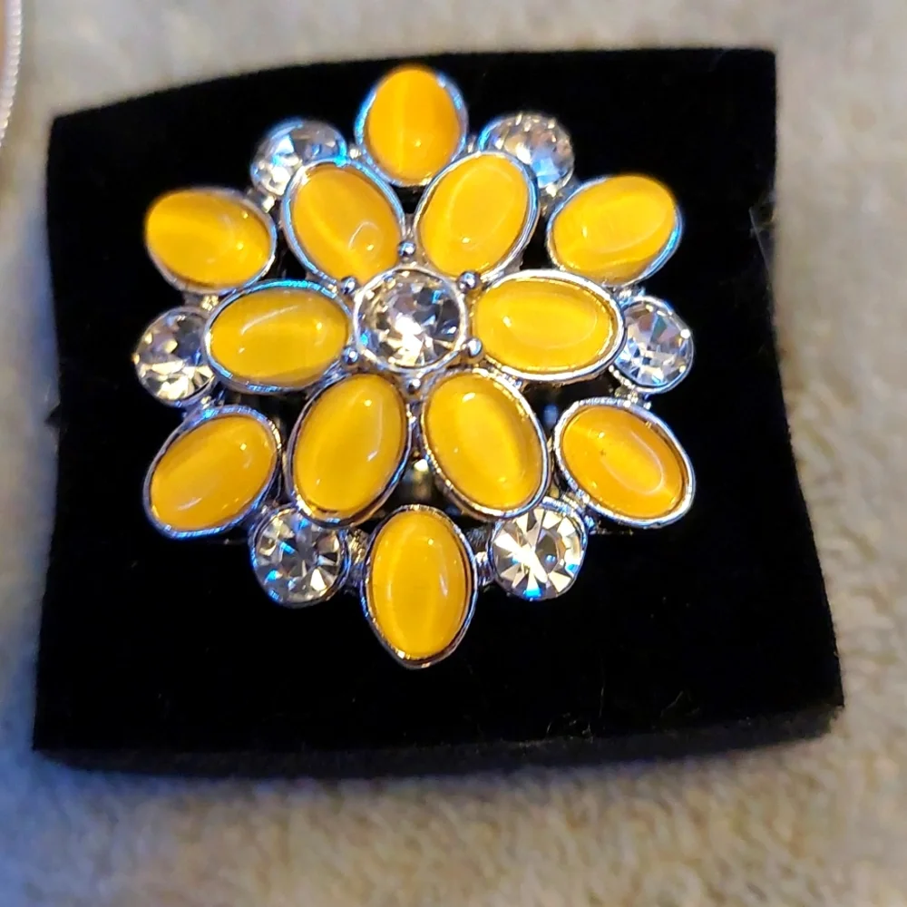 Yellow Spring Moonstone Set - Picture 3 of 8